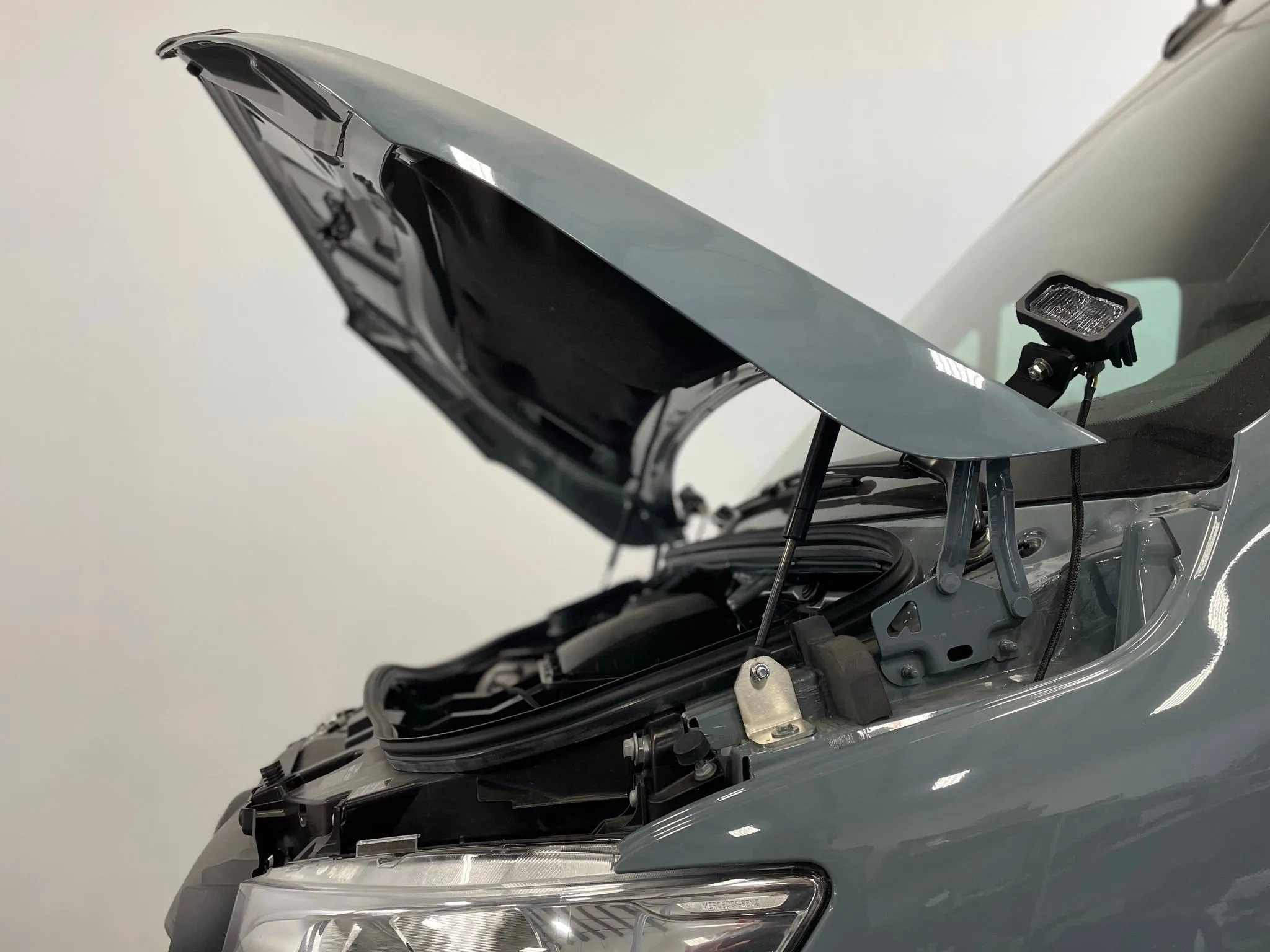 Hood Lifter Kit