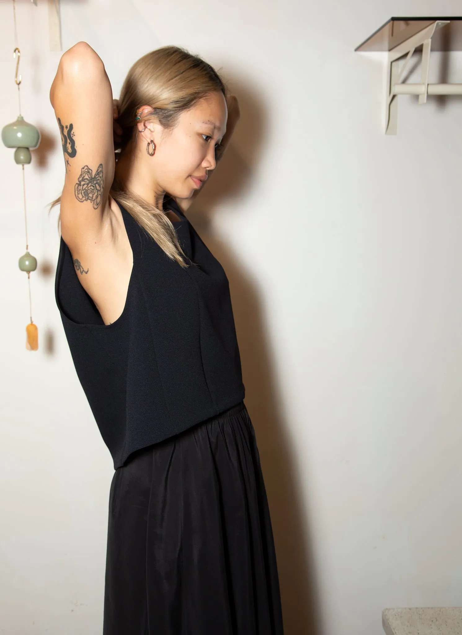 Rang Six-Panel Cropped Top - Black Blue
