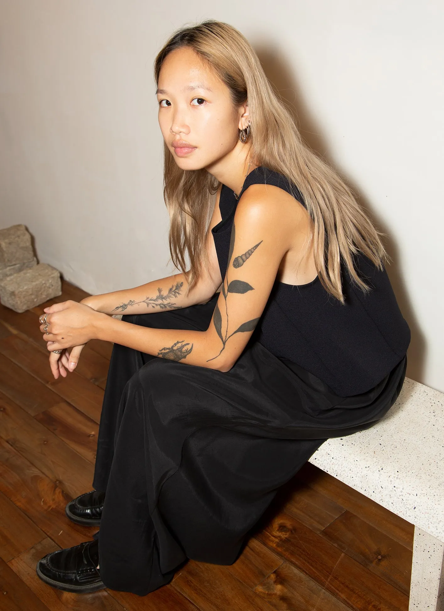 Rang Six-Panel Cropped Top - Black Blue