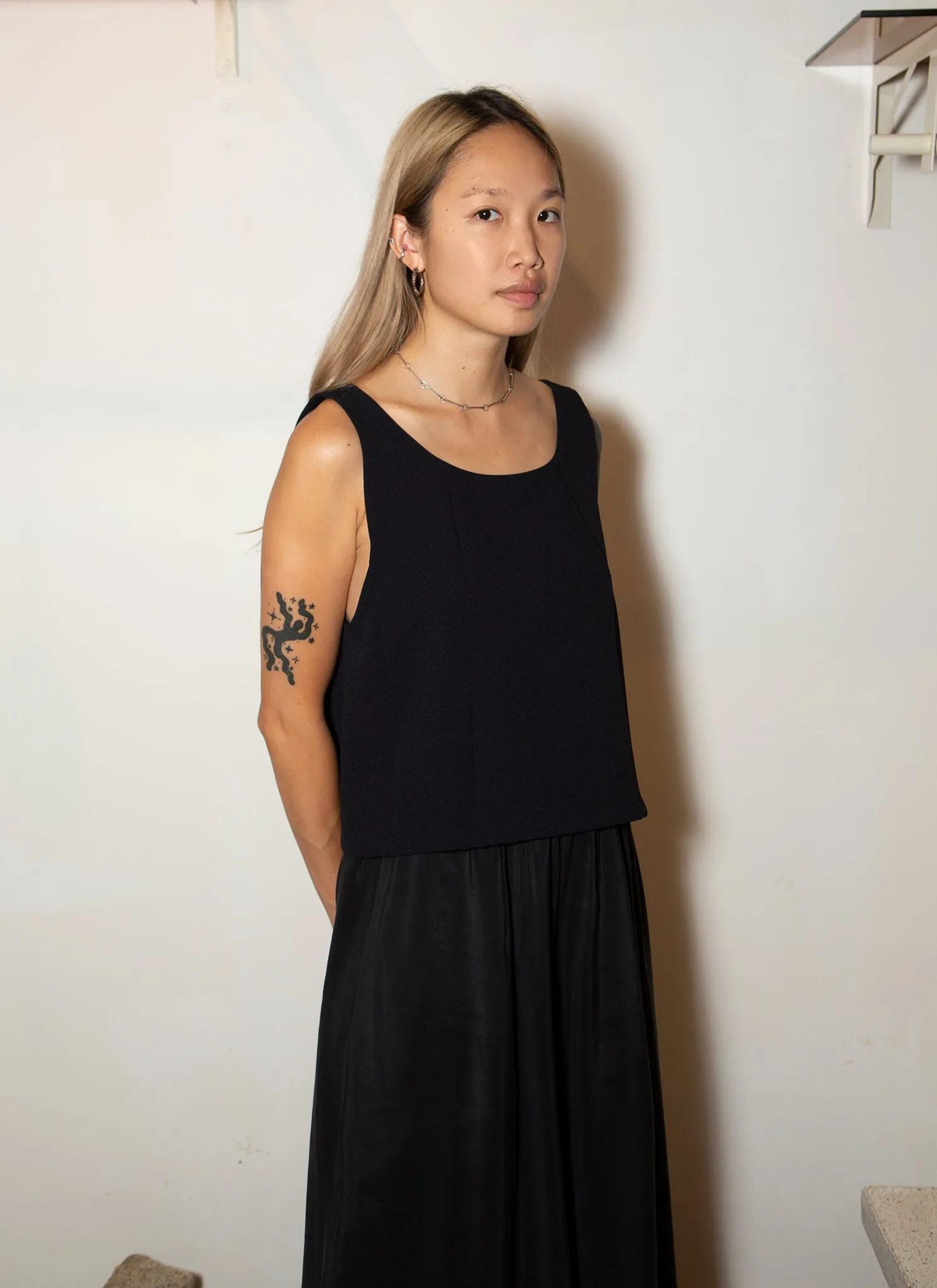 Rang Six-Panel Cropped Top - Black Blue