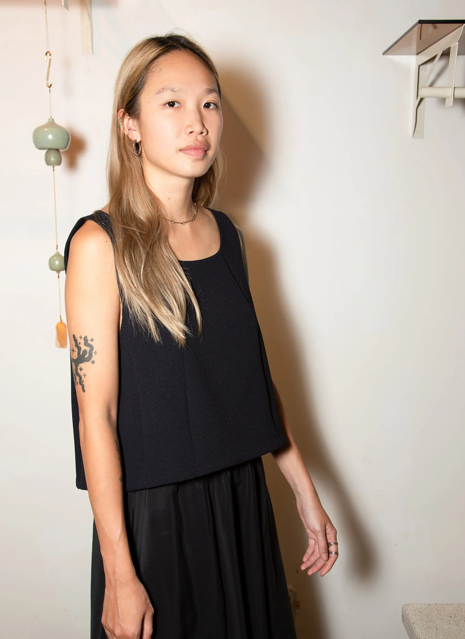 Rang Six-Panel Cropped Top - Black Blue