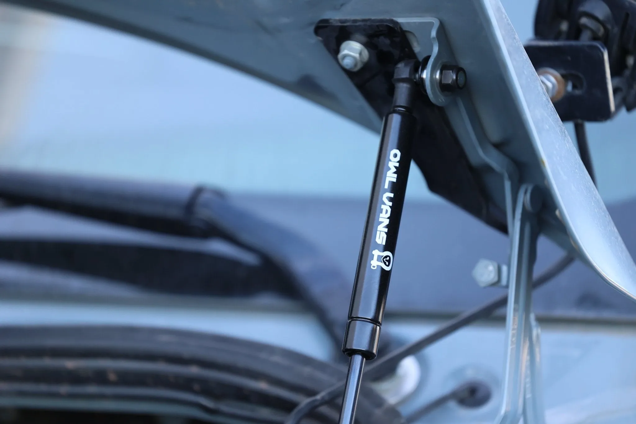 Sprinter Hood Strut Kit